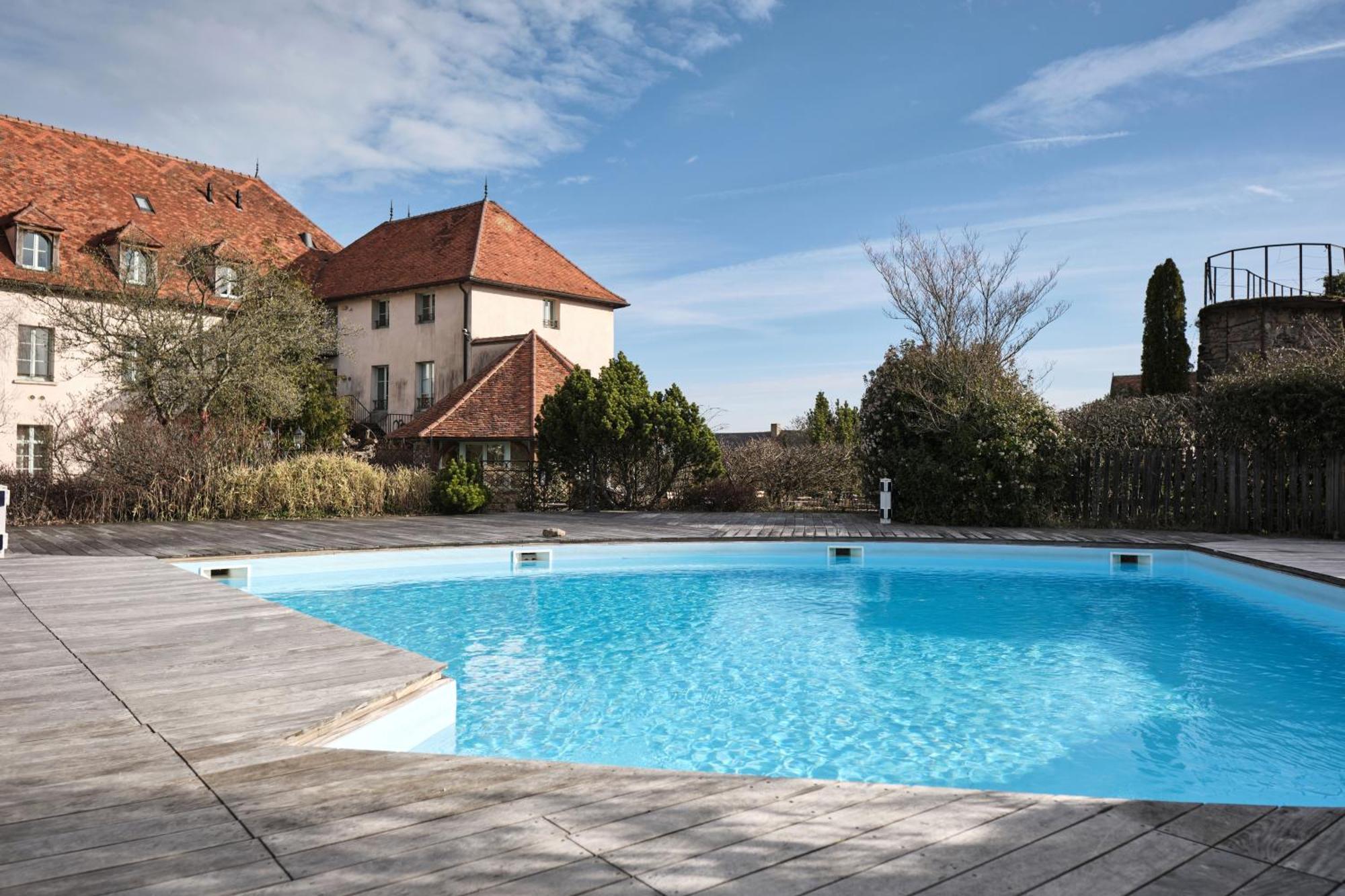 Hostellerie De La Tour D'Auxois โซลิเยอ ภายนอก รูปภาพ