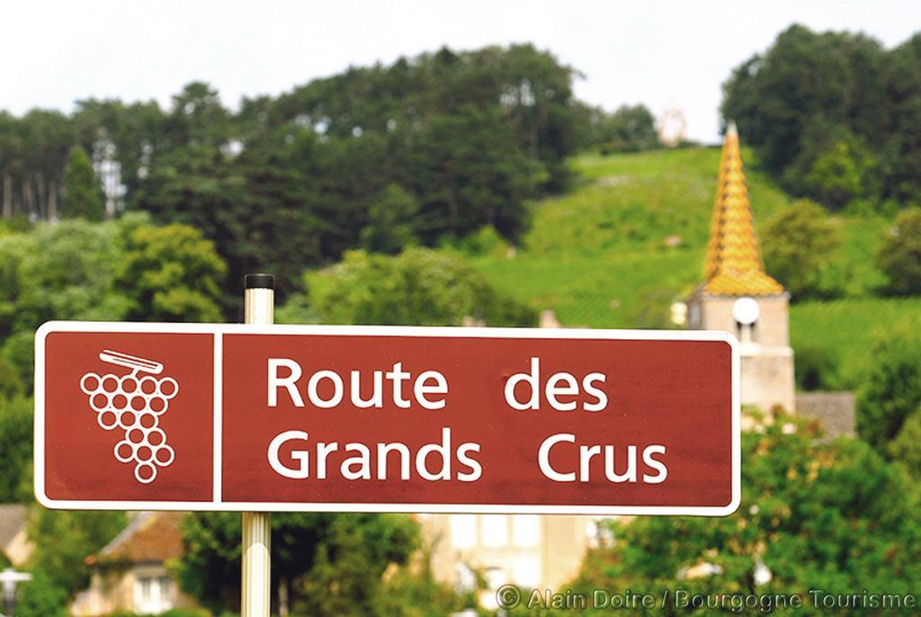 Hostellerie De La Tour D'Auxois โซลิเยอ ภายนอก รูปภาพ