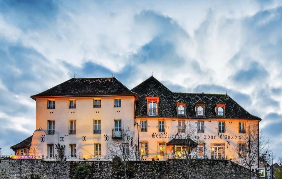 Hostellerie De La Tour D'Auxois โซลิเยอ ภายนอก รูปภาพ