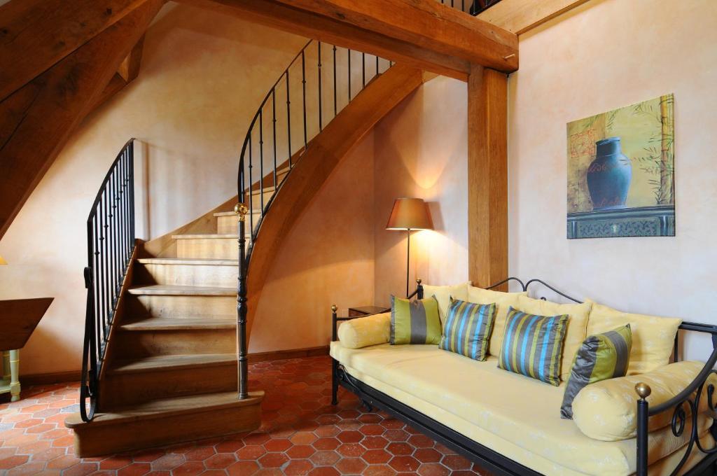 Hostellerie De La Tour D'Auxois โซลิเยอ ภายนอก รูปภาพ